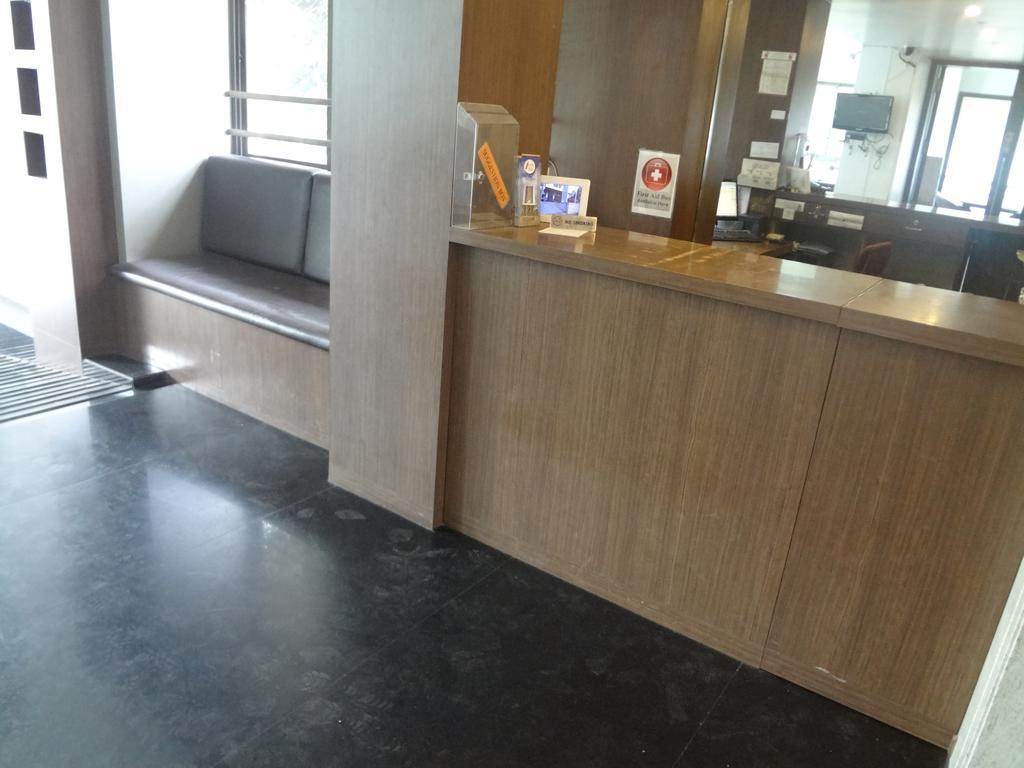 Hotel Adi Nágpur Kültér fotó