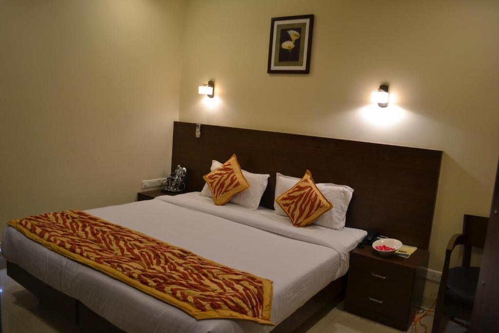Hotel Adi Nágpur Kültér fotó