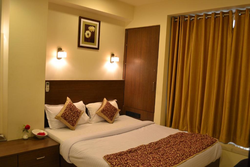 Hotel Adi Nágpur Kültér fotó
