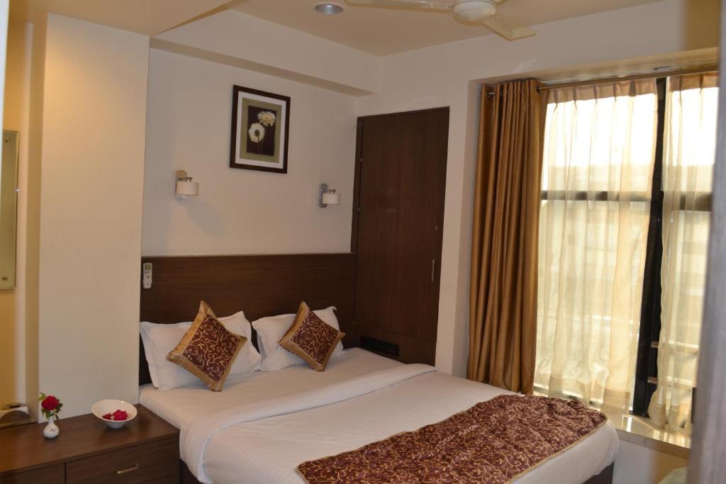 Hotel Adi Nágpur Kültér fotó