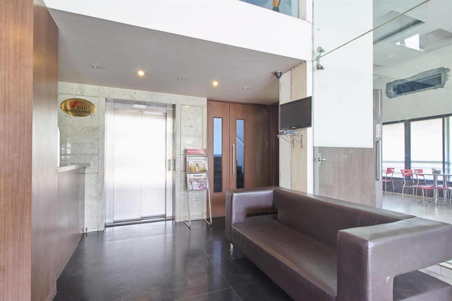 Hotel Adi Nágpur Kültér fotó