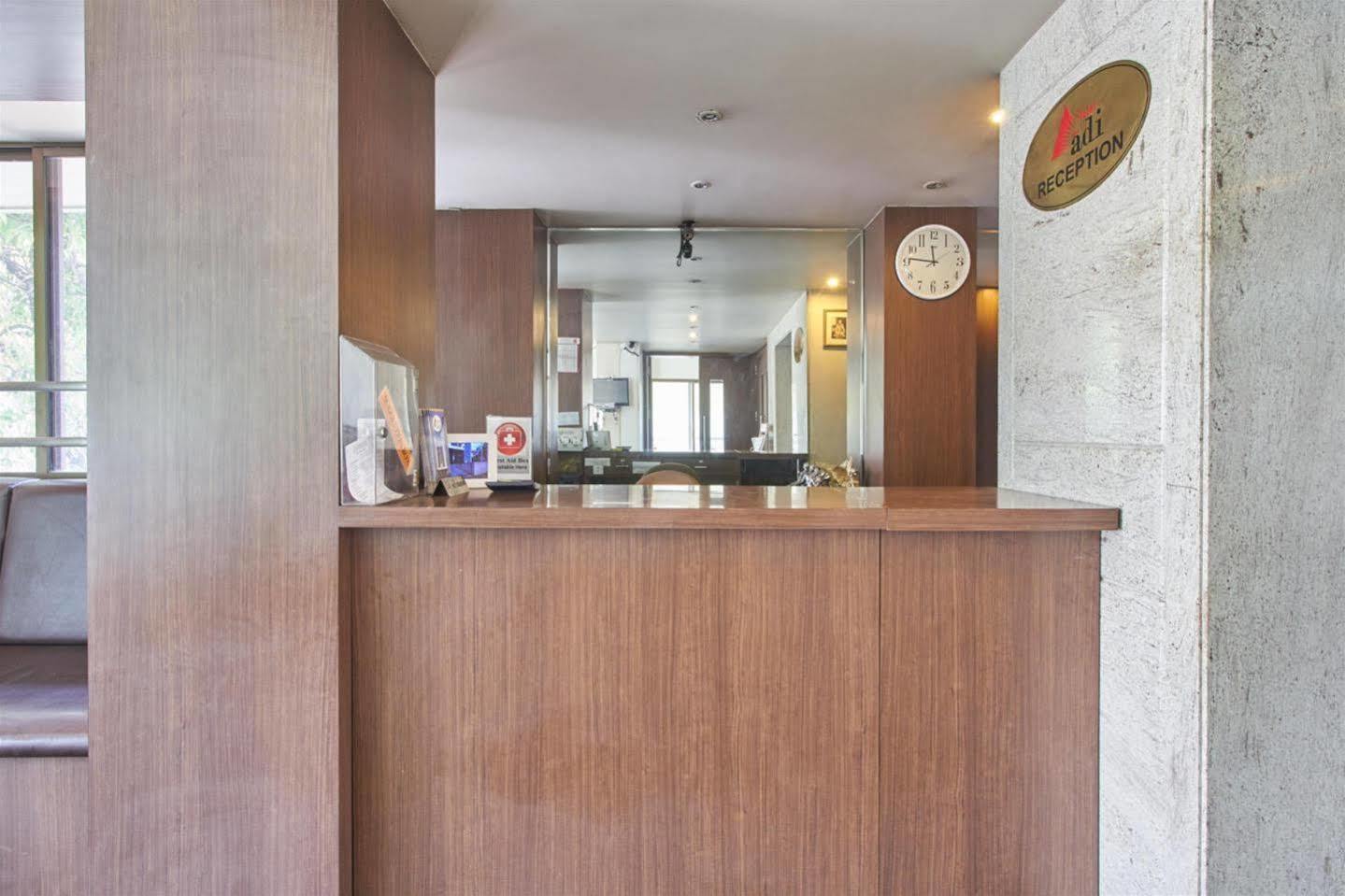 Hotel Adi Nágpur Kültér fotó